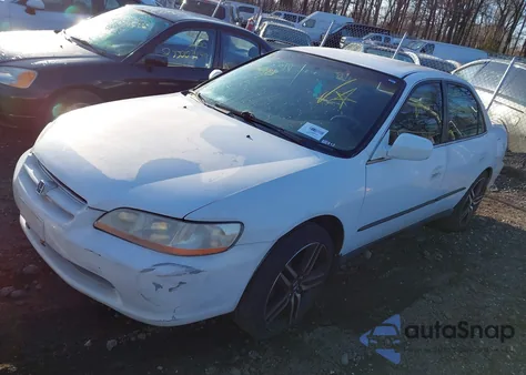 2000 Honda Accord 3.0 Lx from USA, damaged, VIN 1HGCG1643YA059947